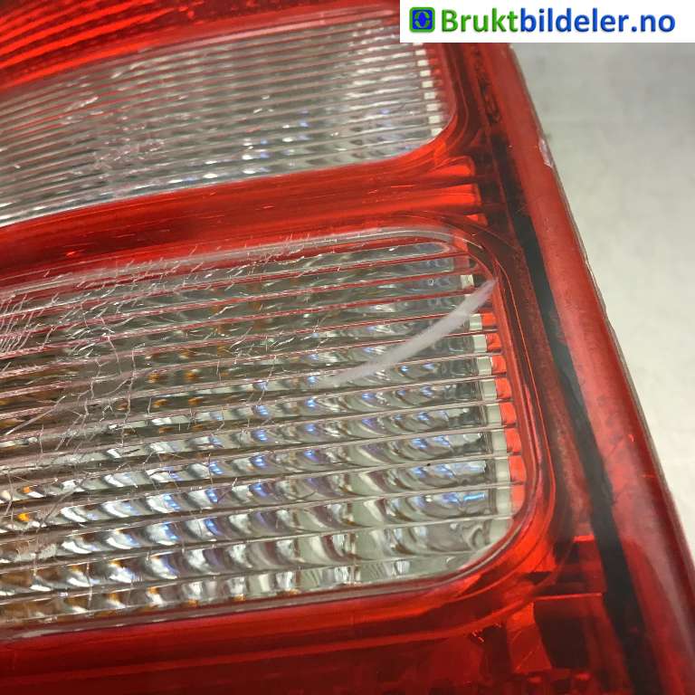 Baklykt venstre til VW Caddy 2010-2015 (Type III, Fase 2)  (VOLKSWAGEN|2K5 945 095 C||2K0 945 111 A)