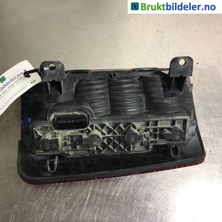 Baklykt venstre til VW Caddy 2010-2015 (Type III, Fase 2)  (VOLKSWAGEN|2K5 945 095 C||2K0 945 111 A)