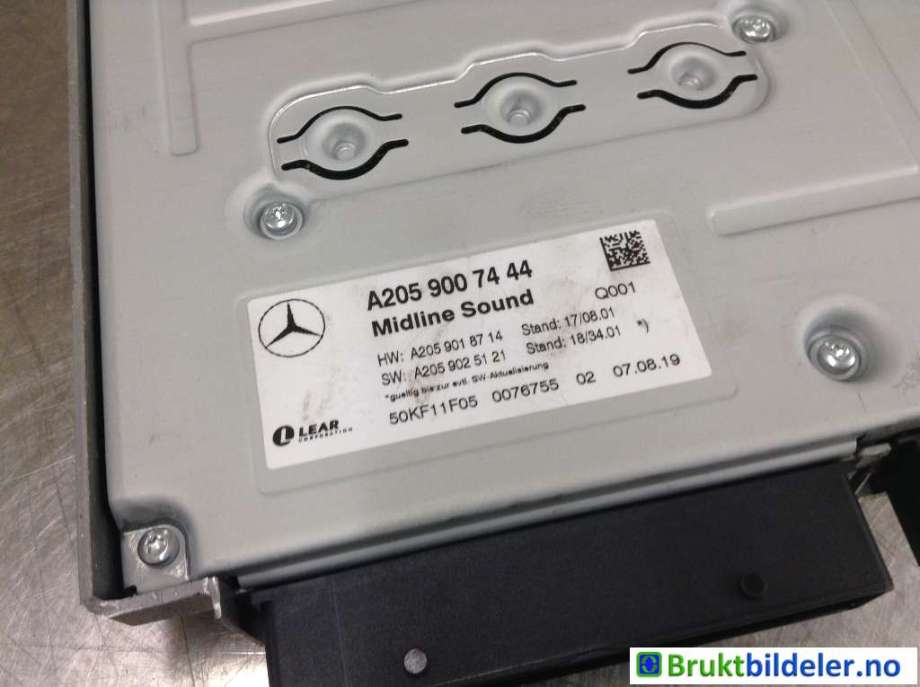 Bilstereo forsterker til Mercedes C-Klasse 2018-2021 (Fase 2) (W205) (W205) (MERCEDES|A 205 900 74 44|)