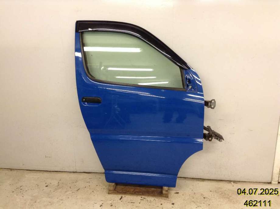 Dør høyre foran til Toyota Hiace 2007-2012 (Fase 3) (TOYOTA|6700126180|)