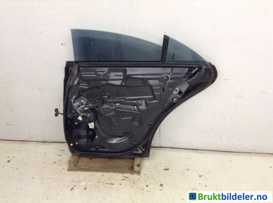 Dør høyre bak til Mercedes CLS 2004-2010 (C219) (C219) (MERCEDES|A 219 730 02 05|)