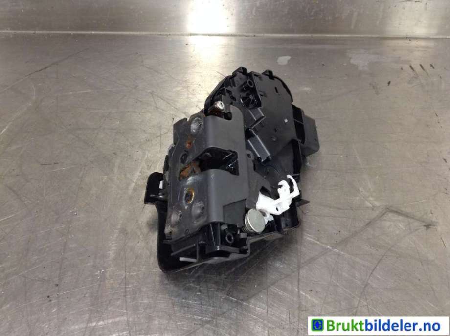 Låsekasse høyre foran til Volvo XC60 2008-2013 (Type I, Fase 1)  (VOLVO|30799303|)