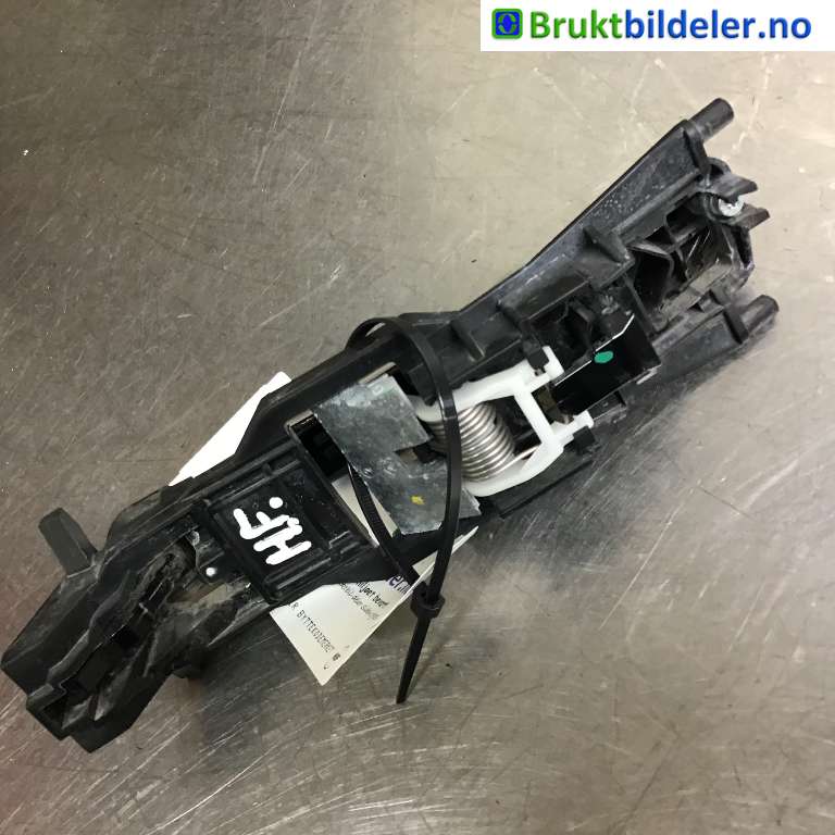 Dørhåndtak utv høyre til Mercedes CLS 2004-2010 (C219) (C219) (MERCEDES|A 203 760 08 34|)