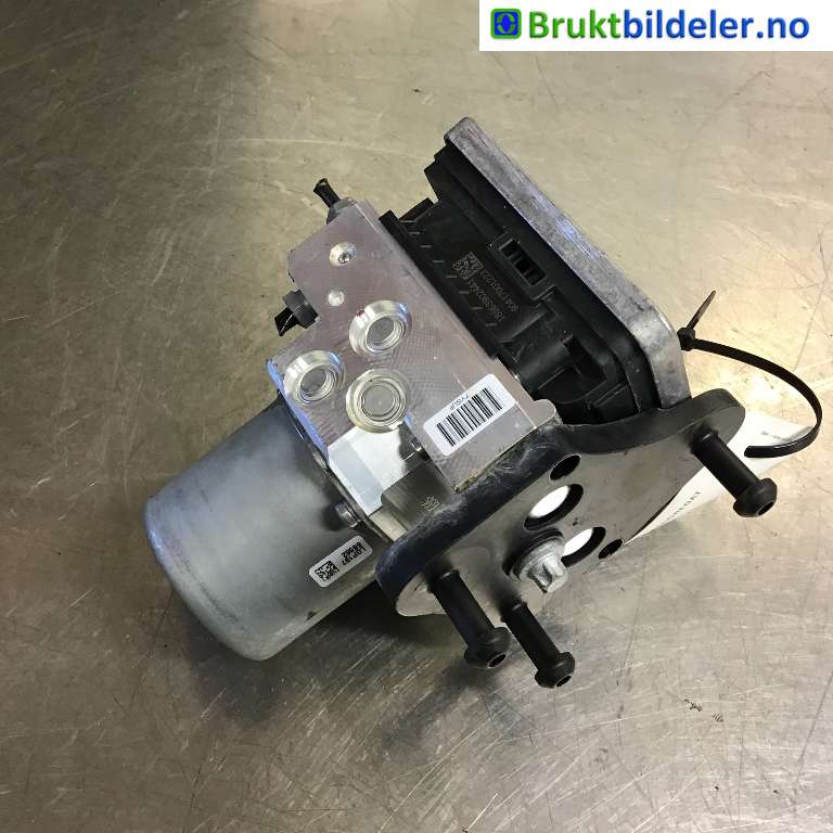 ABS sentral til Mercedes C-Klasse 2018-2021 (Fase 2) (W205) (W205) (MERCEDES|A 205 900 74 45|A009D443 Q01|)