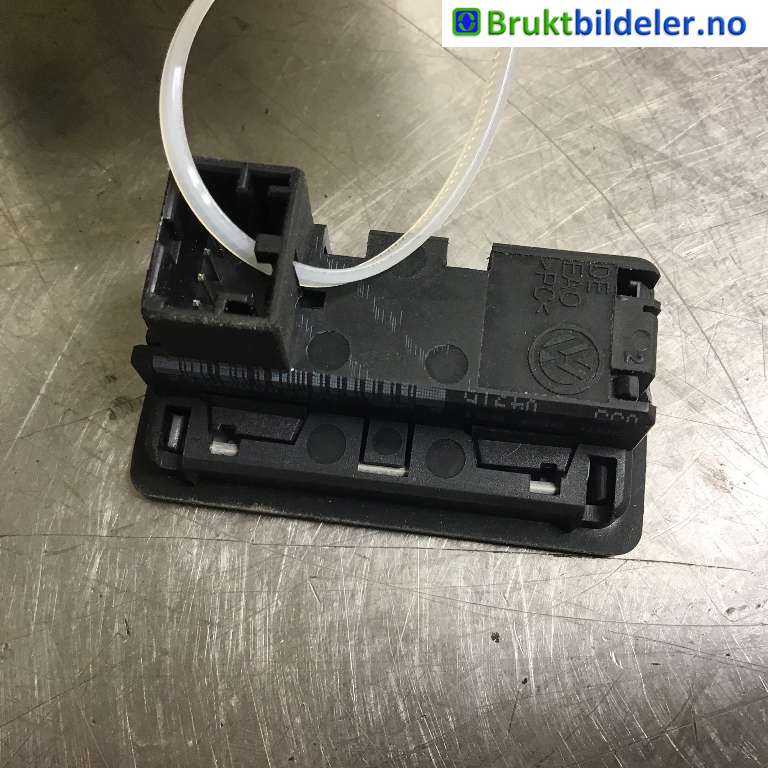 Bryter baklukeåpner til VW Passat 2015-2019 (Fase 1) (B8) (B8) (VOLKSWAGEN|3G0 959 831 B|)