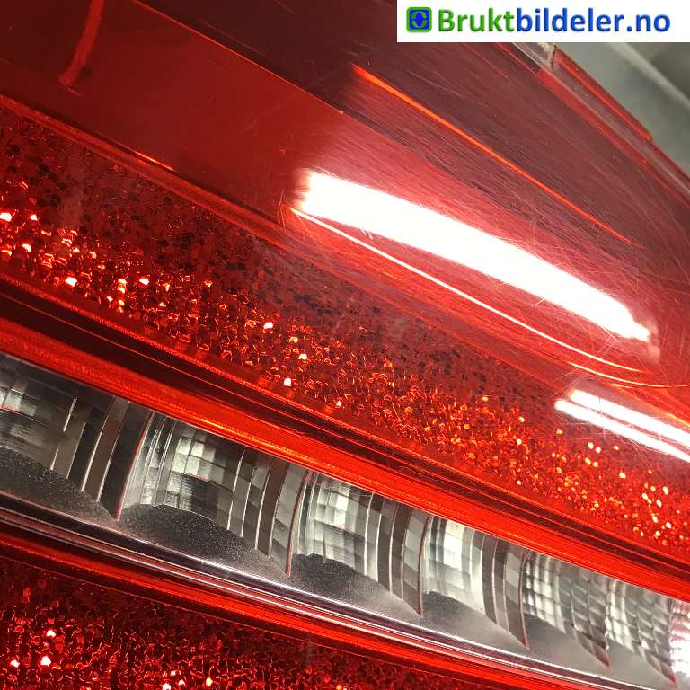 Baklykt høyre indre til Mercedes E-Klasse 2016-2023 (W213) (W213) (MERCEDES|A 213 906 96 00|2.3.17 14 28.53|)