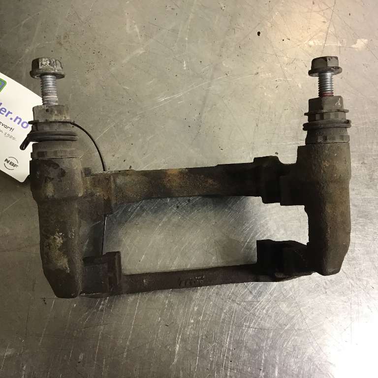 Bremsecaliper brakett til Mercedes E-Klasse 2016-2023 (W213) (W213) (MERCEDES|A 000 423 13 06|)