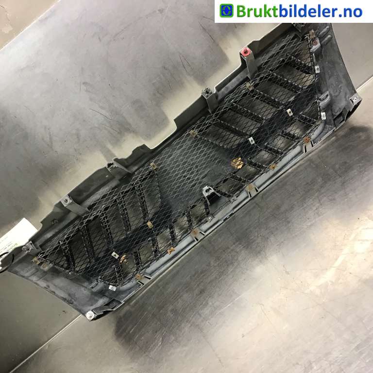 Grill til Mitsubishi Pajero 2000-2006 (Type III) (MITSUBISHI|MN117202WA|)