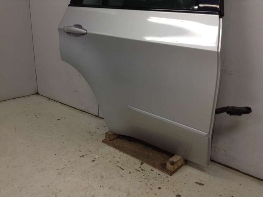 Dør høyre bak til BMW X5 2007-2013 (E70) (E70) (BMW|41 52 7 261 482|)