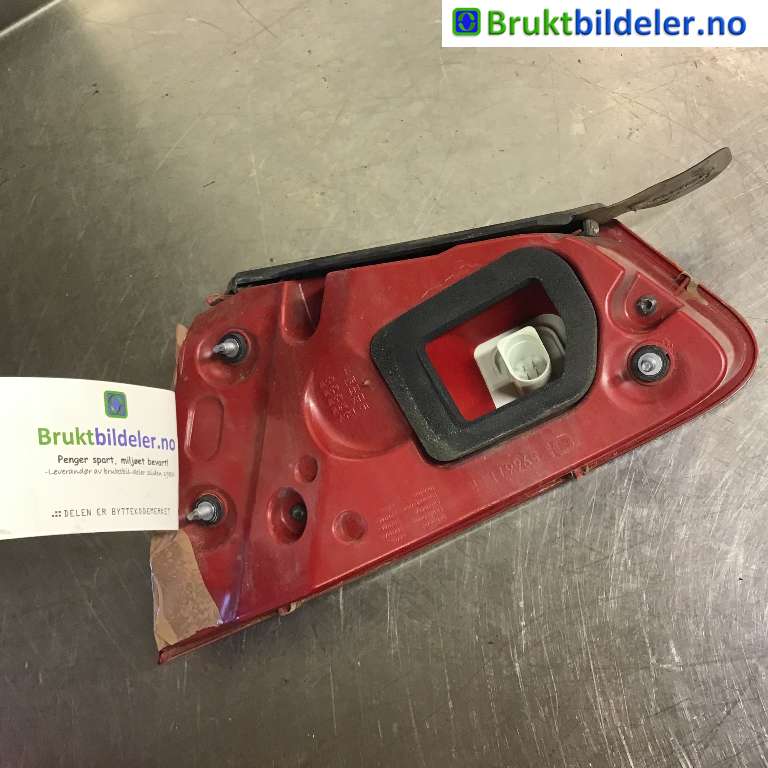Baklykt venstre indre til Audi A8 2010-2013 (Type III, Fase 1)  (AUDI|4H0 495 093|596501|)