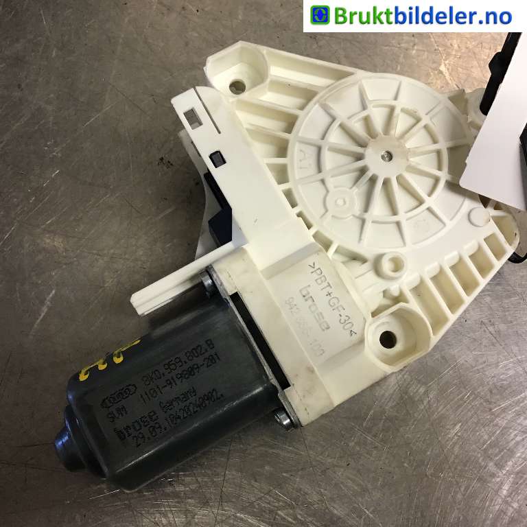 Ruteheis høyre til Audi A8 2010-2013 (Type III, Fase 1)  (AUDI|8K0 959 802 B|919807-201 D|)