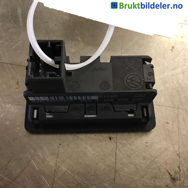 Bryter baklukeåpner til Audi A8 2010-2013 (Type III, Fase 1) (AUDI|3D0 959 831 D|)