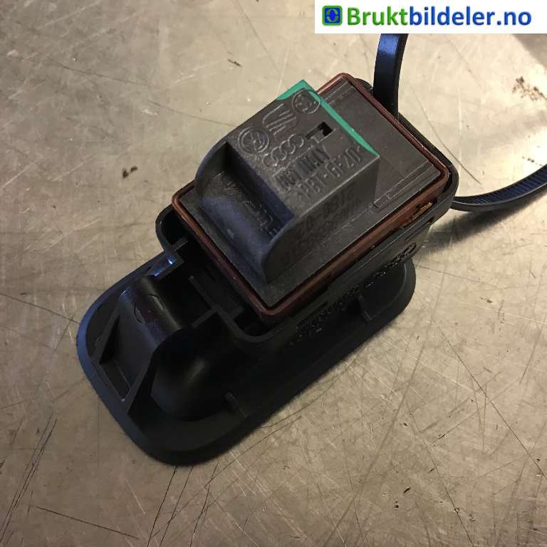 Bryter baklukeåpner til Audi A8 2010-2013 (Type III, Fase 1) (AUDI|4H0 959 831 A|)