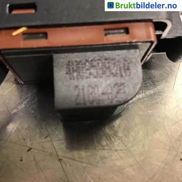 Bryter baklukeåpner til Audi A8 2010-2013 (Type III, Fase 1) (AUDI|4H0 959 831 A|)