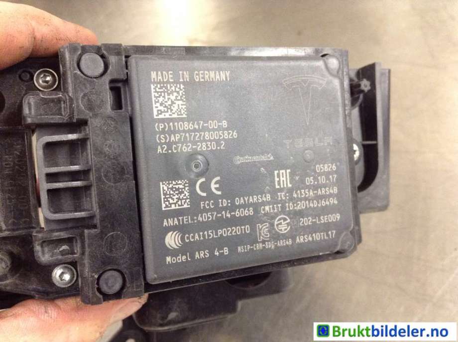 Sensor radar til Tesla Model S 2016-2021 (Fase 2)  (TESLA|1108647-00-B|A2C76228302|)