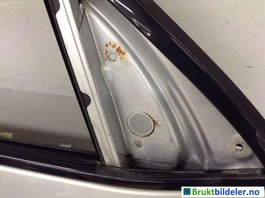 Dør høyre foran til BMW X5 2007-2013 (E70) (E70) (BMW|41 51 7 211 424|)