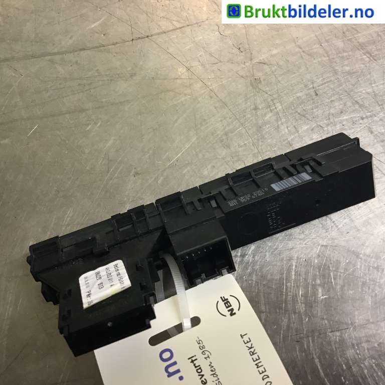 Bryter diverse til Audi A8 2010-2013 (Type III, Fase 1)  (AUDI|4H1 959 674 A|22S UPS2 23510|)