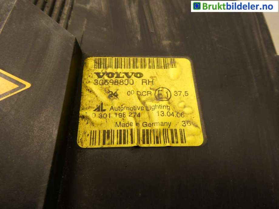 Frontlykt høyre xenon til Volvo V50 2004-2007 (Fase 1)  (VOLVO|30698890|0 301 198 274|31335222)