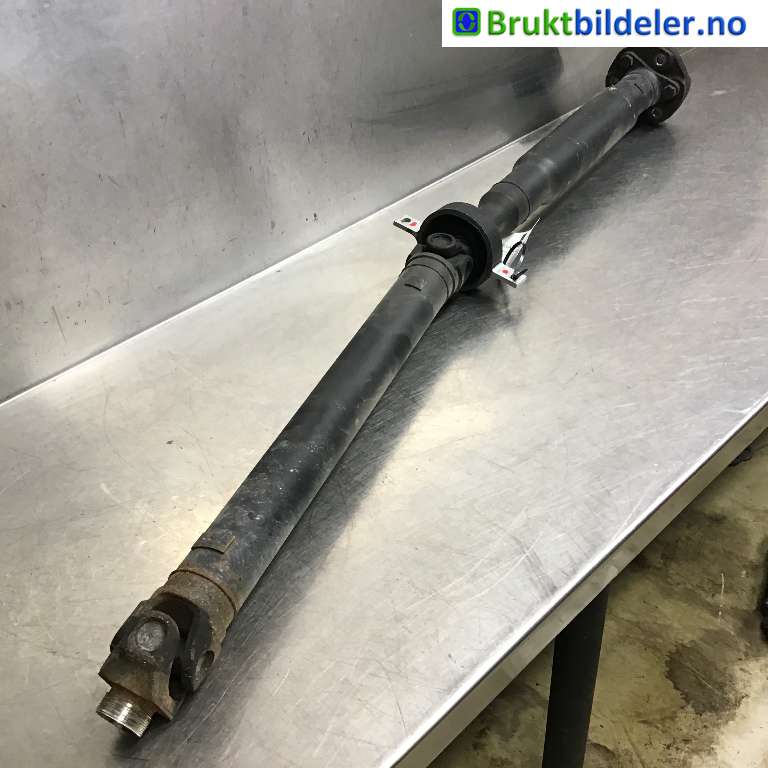 Mellomaksel til BMW X3 2010-2017 (F25) (F25) (26 10 7 589 802|)