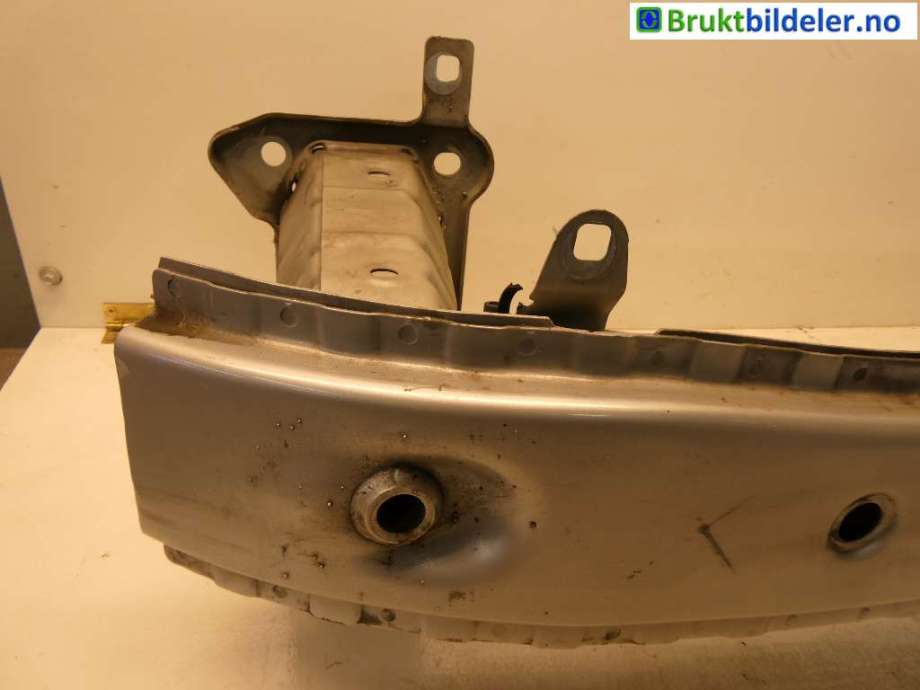 Støtfangerforsterkning foran til Volvo V50 2004-2007 (Fase 1)  (VOLVO|31353949|)