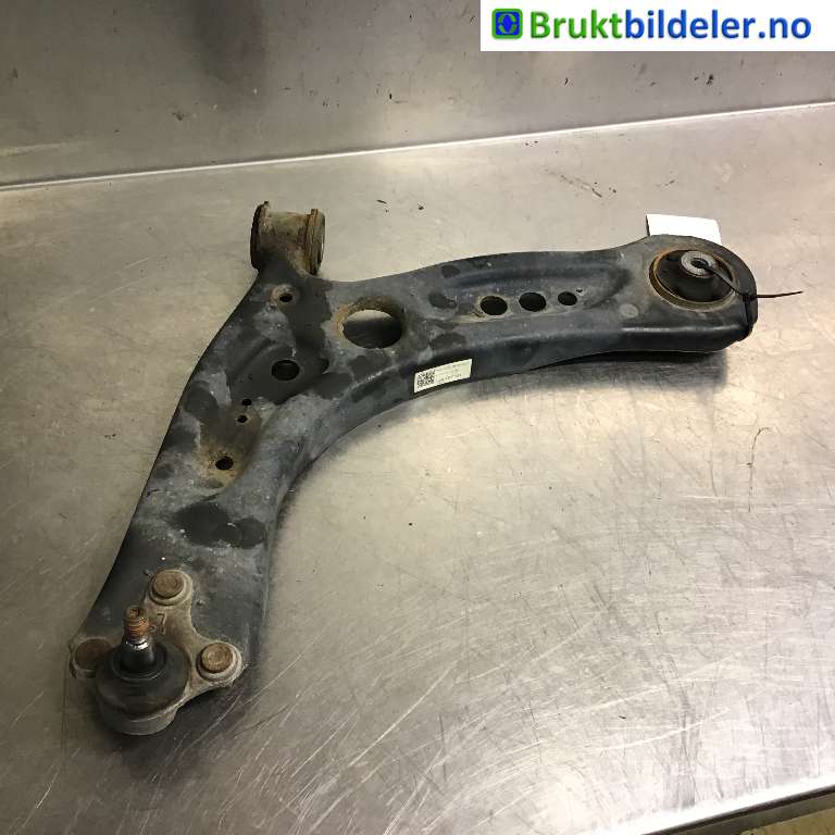 Bærebru venstre foran nedre til VW Golf VII, 2012-2017 (Fase 1)  (VOLKSWAGEN|5Q0 407 151 J)