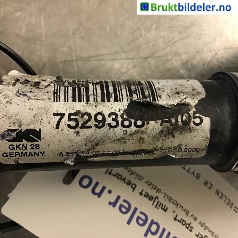 Drivaksel høyre foran til BMW 3-Serie 2005-2011 (E90/E91/E92/E93) (E90/E91/E92/E93) (BMW|31 60 7 558 950||7529388)