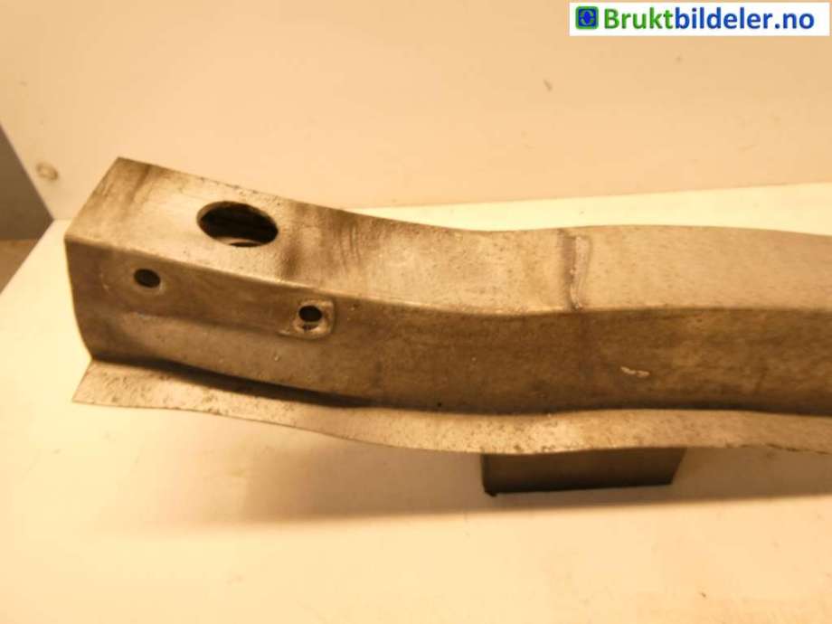 Støtfangerforsterkning foran til Audi A3 2003-2008 (Type II, Fase 1)  (AUDI|8P0 807 113 B|)
