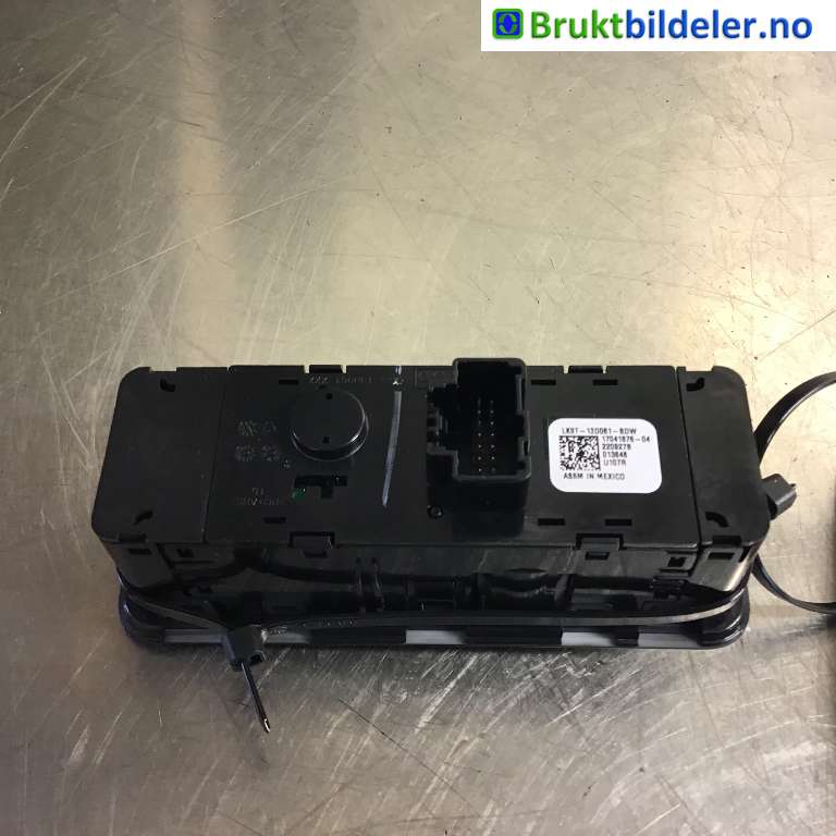 Bryter lys til Ford Mustang Mach-e 2020-->>  (FORD (US)|LK9T-13D061-BDW|17041676-04|)