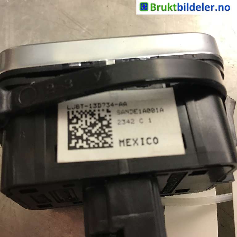 Bryter nødblink til Ford Mustang Mach-e 2020-->>  (FORD (US)|LJ8T-13D734-AA|2342 C1|)