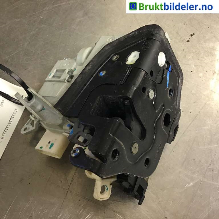 Låsekasse høyre foran til Audi A4 2007-2014 (Type IV) (B8) (B8) (AUDI|8J1 837 016 C|)