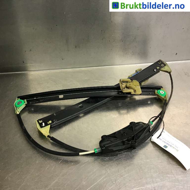 Ruteheis til Audi A4 2007-2014 (Type IV) (B8) (B8) (AUDI|8K0 837 461|)