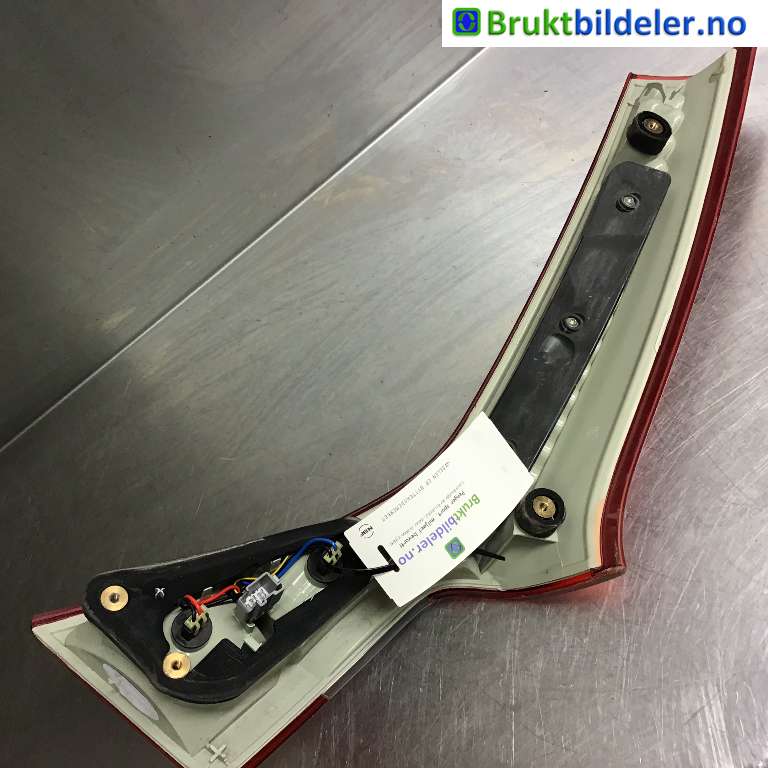 Baklykt venstre indre til Volvo V70 2007-2013 (Type III, Fase 1)  (VOLVO|31395068|)