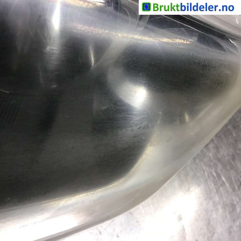 Frontlykt venstre xenon til Suzuki Grand Vitara 2005-2015 (Type III)  (SUZUKI|35320-65JB1|)
