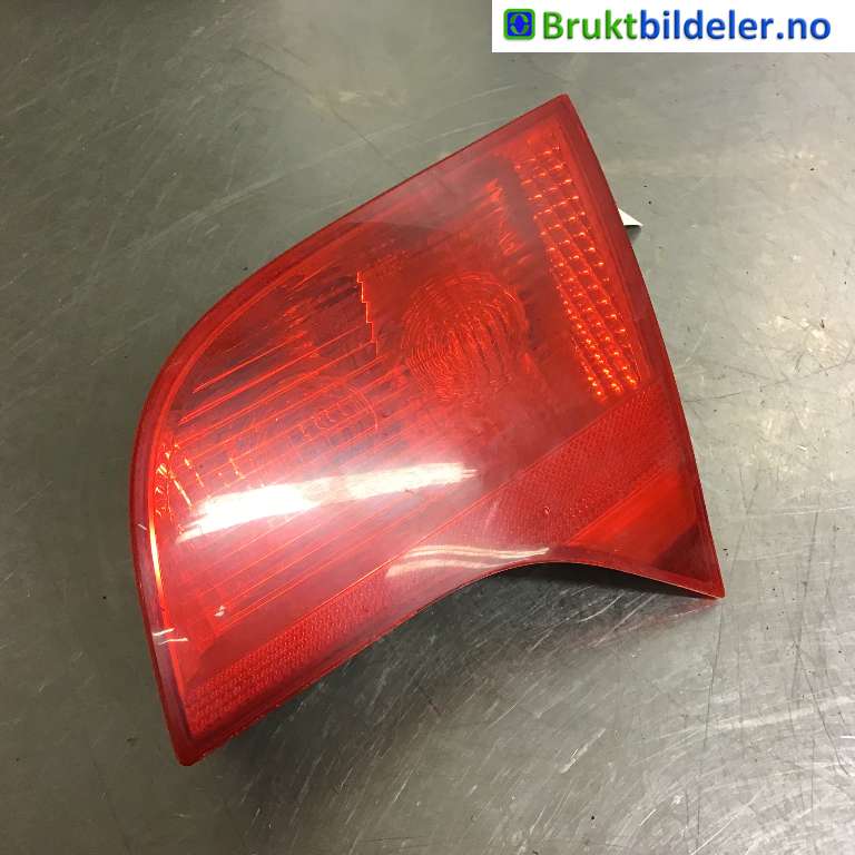 Baklykt høyre indre til Audi A4 2004-2008 (Type III) (B7) (B7) (AUDI|8E9 945 094|484 502 389 07S|)