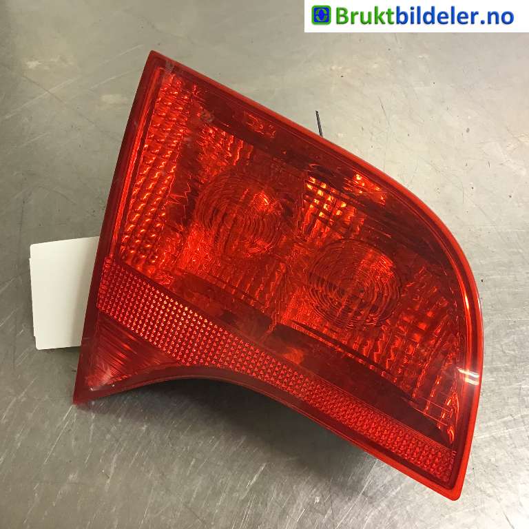 Baklykt venstre indre til Audi A4 2004-2008 (Type III) (B7) (B7) (AUDI|8E9 945 093|484 501 389 07S|)