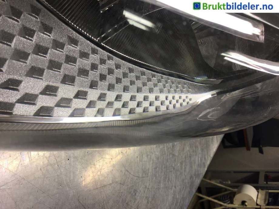 Frontlykt venstre halogen til Ford Focus 2014-2018 (Type III, Fase 2) (FORD|F1EB-13W030-AC|)