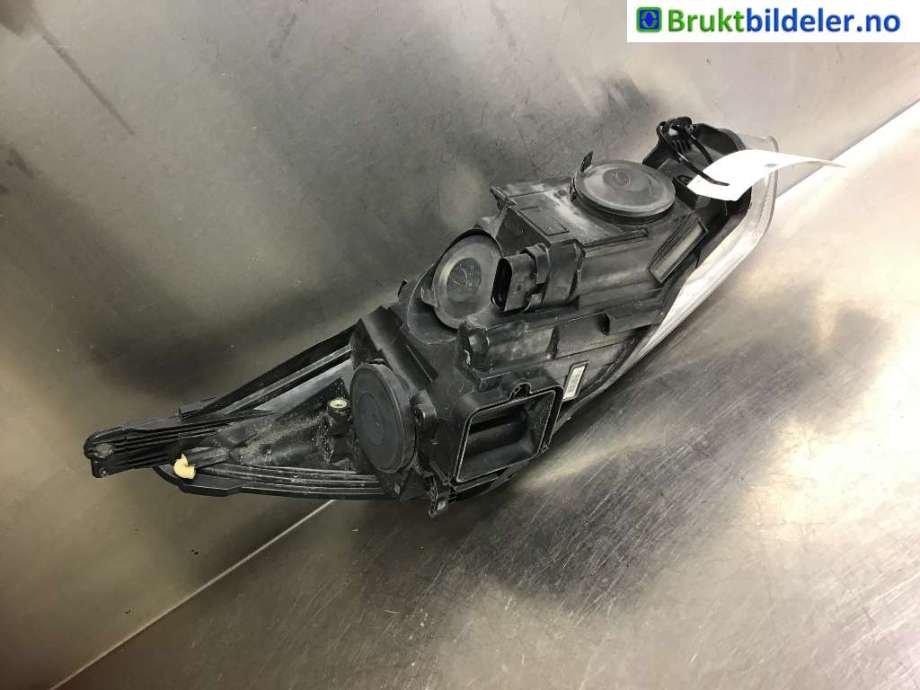 Frontlykt venstre halogen til Ford Focus 2014-2018 (Type III, Fase 2) (FORD|F1EB-13W030-AC|)