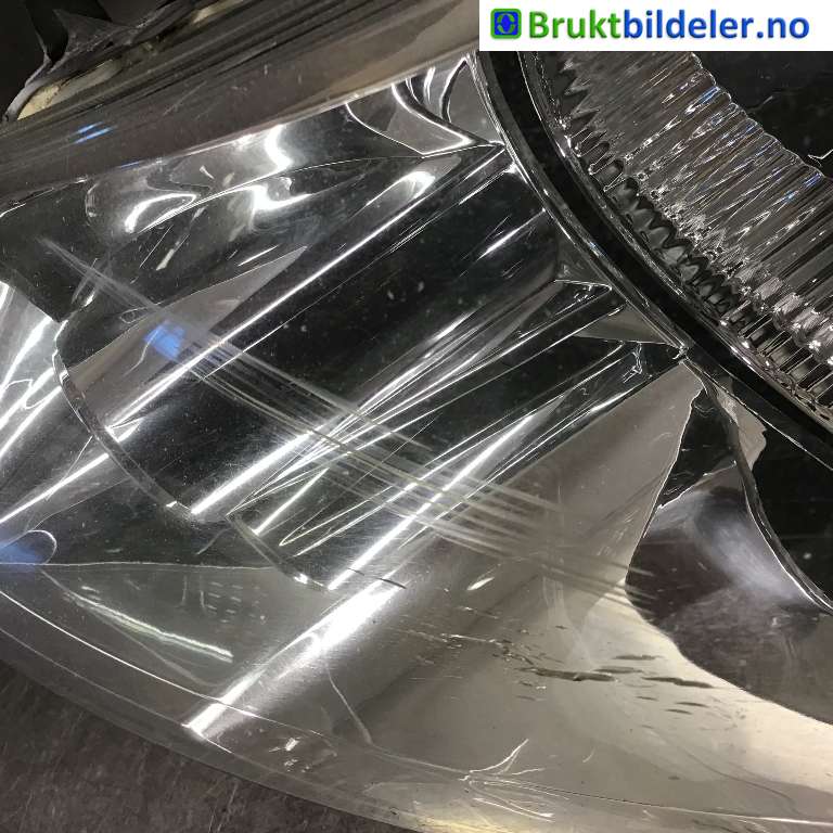 Frontlykt venstre halogen til Citroën Jumpy 2007-2016 (Type II)  (CITROEN|6208 L0|89902605|14 013 681 80)