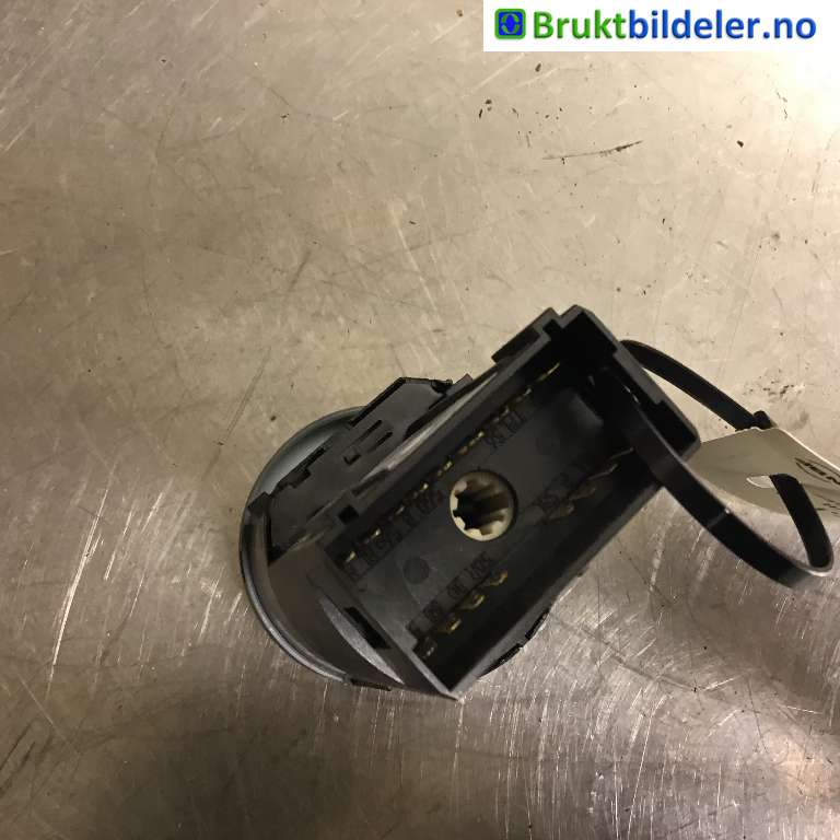 Bryter lys til VW Amarok 2010-2016 (Type I, Fase 1) (VOLKSWAGEN|6Q0 941 531 N|)