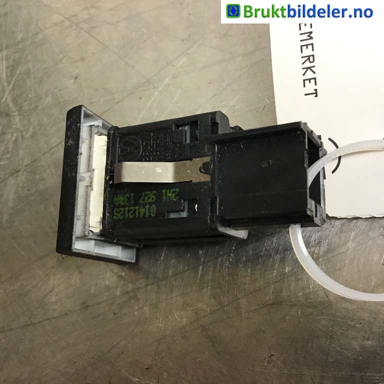 Bryter Antispinn til VW Amarok 2010-2016 (Type I, Fase 1)  (VOLKSWAGEN|2H1 927 134 A|)