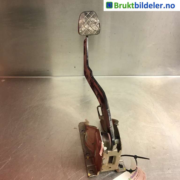 Pedal gass/brems/clutch til VW Amarok, 2010-2016 (Type I, Fase 1)  (VOLKSWAGEN|2H0 721 057 B)