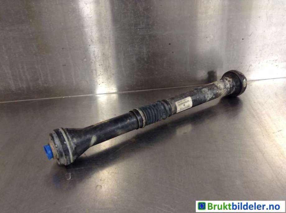 Mellomaksel fremre til VW Amarok, 2010-2016 (Type I, Fase 1)  (VOLKSWAGEN|2H0 521 101 C)