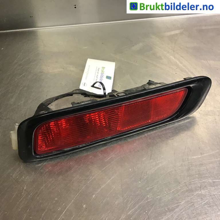 Baklykt fra støtfanger til Mitsubishi Outlander, 2015-->> (Type III, Fase 2)  (MITSUBISHI|8337A111)