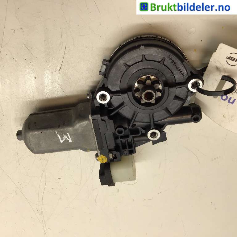 Ruteheis venstre foran til Mitsubishi Outlander 2015-->> (Type III, Fase 2)  (MITSUBISHI|5713A383|)