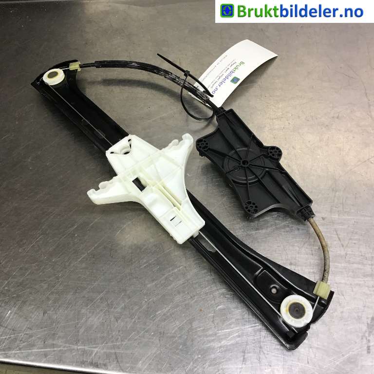 Ruteheis til VW Passat 2015-2019 (Fase 1) (B8) (B8) (VOLKSWAGEN|3G9 839 461 A|)