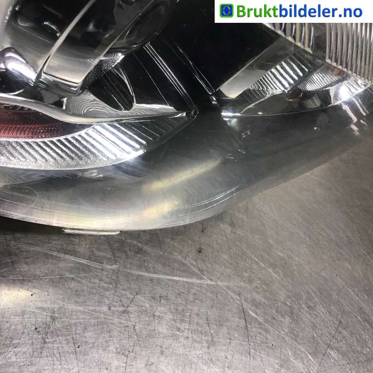 Frontlykt høyre xenon til Mitsubishi ASX 2010-2019  (MITSUBISHI|8301C642|)