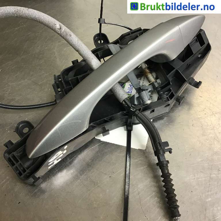 Dørhåndtak utv høyre bak til VW Passat 2015-2019 (Fase 1) (B8) (B8) (VOLKSWAGEN|510 837 812 E|110316 27S|)