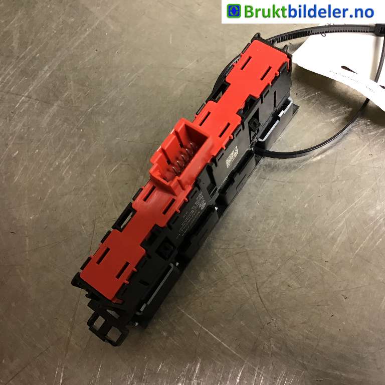 Bryter diverse til VW Passat 2015-2019 (Fase 1) (B8) (B8) (VOLKSWAGEN|3G0 927 238 B|)