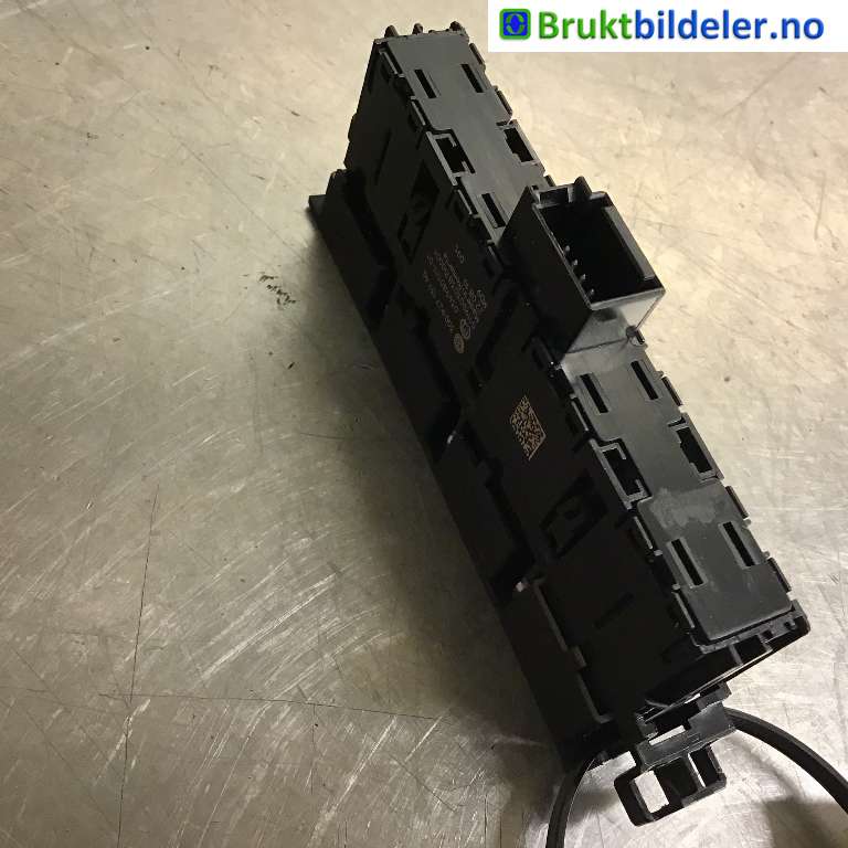 Bryter diverse til VW Passat 2015-2019 (Fase 1) (B8) (B8) (VOLKSWAGEN|3G0 927 137 AG|)