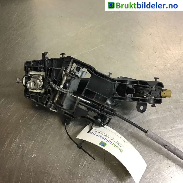 Dørhåndtak utv venstre til VW Passat 2015-2019 (Fase 1) (B8) (B8) (VOLKSWAGEN|517 837 811 L|113619 35S|)